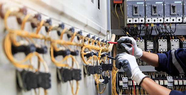 Professional Electrician technician working in Georgetown, TX
